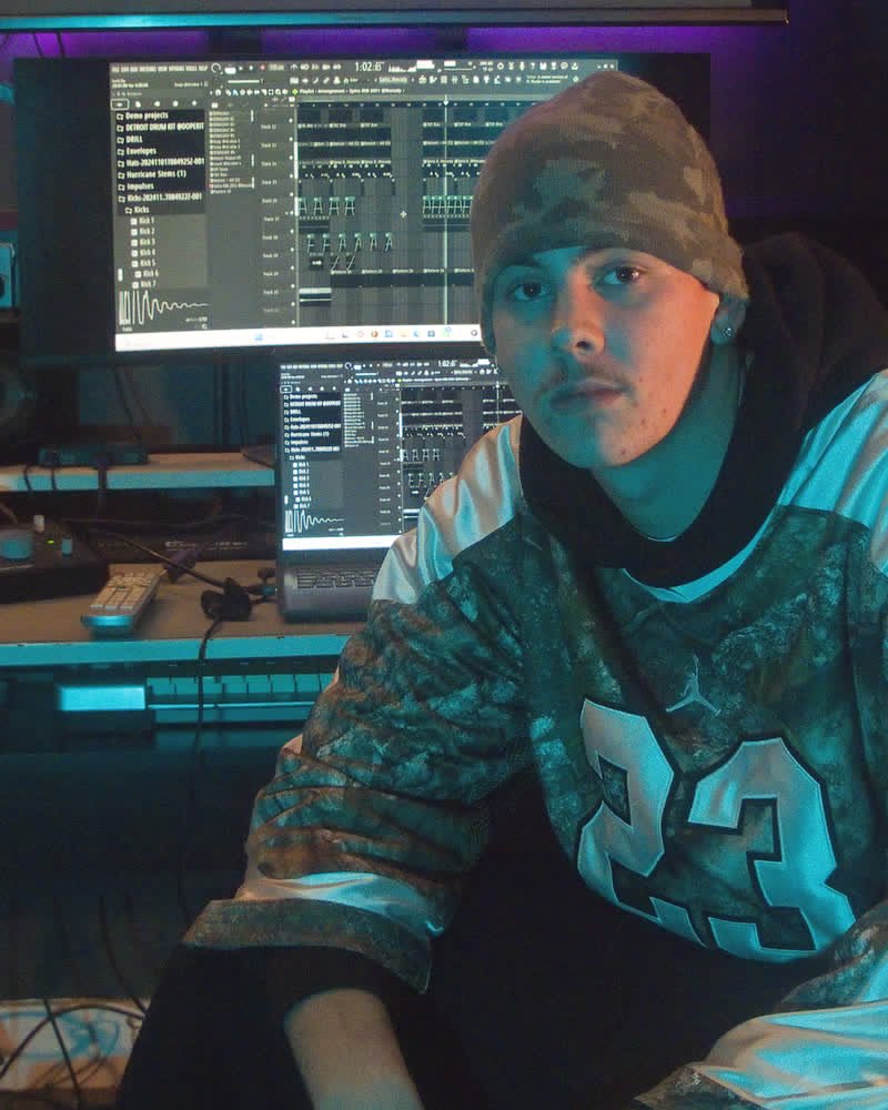BILLS working at Studio 88